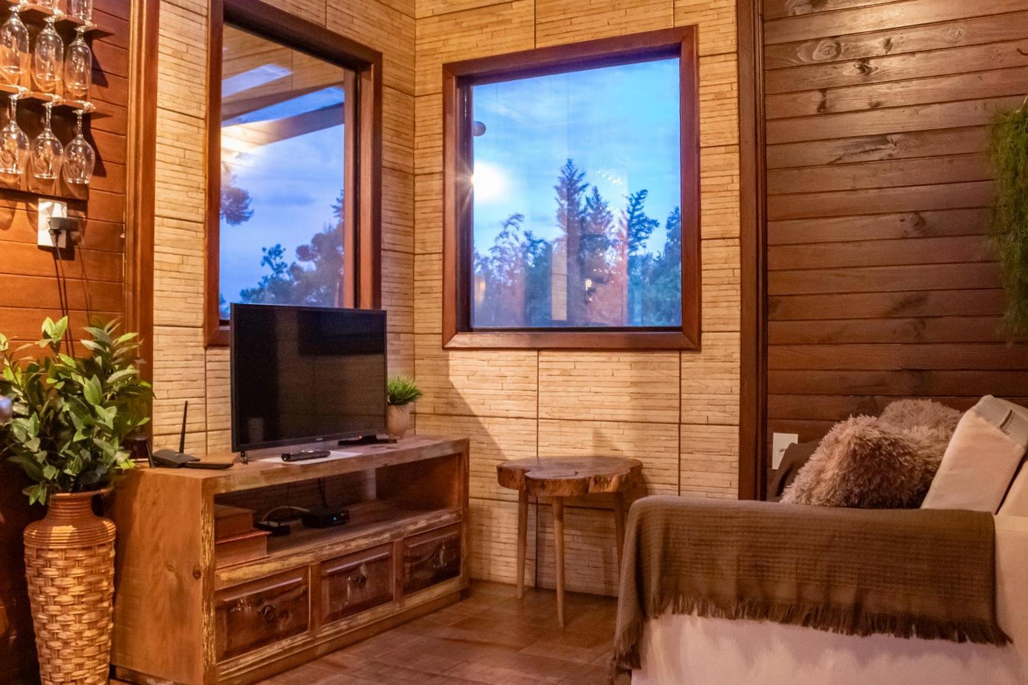 Casas Rainha Da Serra 01 E 02 Dorm Com Cozinha E Fogo De Chao אורוביסי מראה חיצוני תמונה